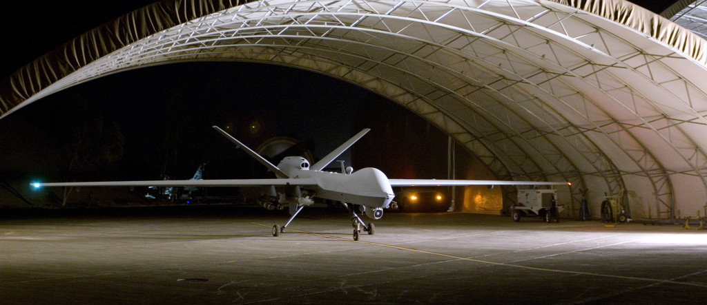 Un drone Predator attendant son ordre de sortie.